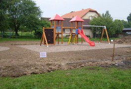 Proměna dětského hřiště Pustokamenického - foto č. 26