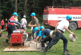 Netradiční hasičská soutěž - Česká Rybná 2011 - foto č. 6