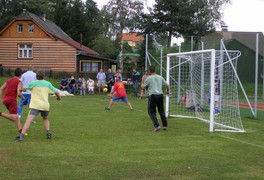 Pouťový fotbalový zápas - ženatí : svobodní - foto č. 10