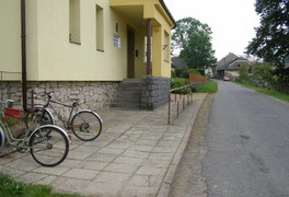 Chodník před ZŠ a MŠ je již hotov - foto č. 2