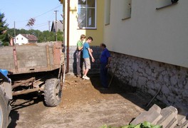 Chodník před ZŠ a MŠ je již hotov - foto č. 7