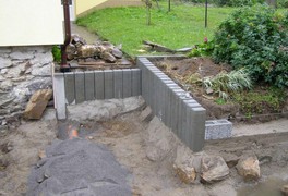 Chodník před ZŠ a MŠ je již hotov - foto č. 16