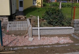 Chodník před ZŠ a MŠ je již hotov - foto č. 25