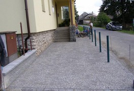 Chodník před ZŠ a MŠ je již hotov - foto č. 27