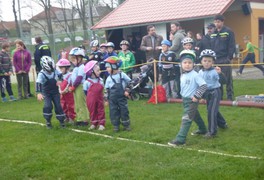 Přípravka na hasičské soutěži v Pomezí - foto č. 4