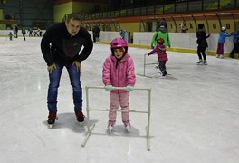 Vánoční veřejné bruslení pro děti, rodiče, prarodiče - foto č. 11