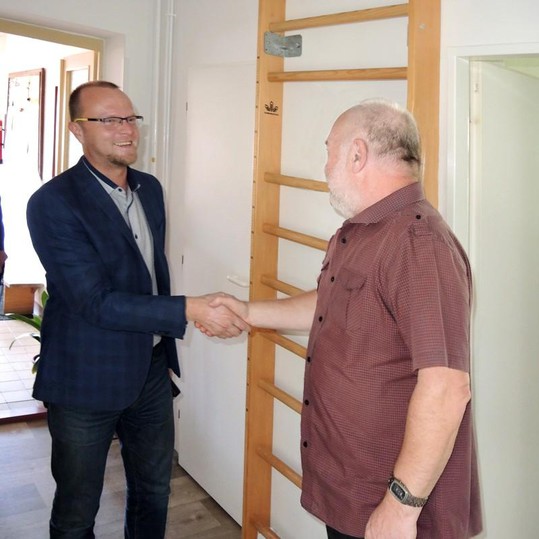 Pustou Kamenici navštívil hejtman Pardubického kraje Martin Netolický