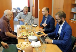 Pustou Kamenici navštívil hejtman Pardubického kraje Martin Netolický - foto č. 3
