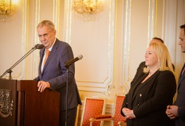 Vítězové soutěže Vesnice roku 2018 byli přijati u prezidenta republiky Miloše Zemana - foto č. 2