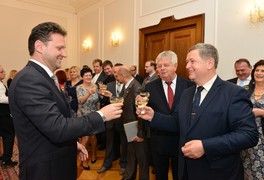 Vítězové soutěže Vesnice roku 2018 byli přijati u předsedy Poslanecké sněmovny PČR Radka Vondráčka - foto č. 9