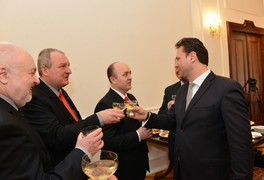 Vítězové soutěže Vesnice roku 2018 byli přijati u předsedy Poslanecké sněmovny PČR Radka Vondráčka - foto č. 18