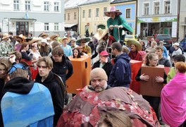 Pustokamenické mažoretky Hvězdičky na Majálesu v Poličce - foto č. 3