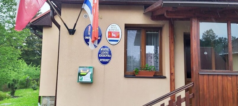 Automatizovaný externí defibrilátor (AED)