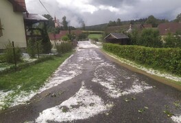 Pustou Kamenicí se prohnalo krupobití - foto č. 10