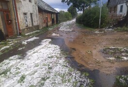 Pustou Kamenicí se prohnalo krupobití - foto č. 15