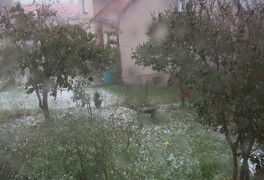Pustou Kamenicí se prohnalo krupobití - foto č. 27