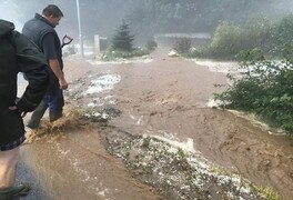 Pustou Kamenicí se prohnalo krupobití - foto č. 42