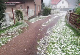 Pustou Kamenicí se prohnalo krupobití - foto č. 45