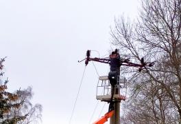 Fotografie z dnešní opravy elektrického vedení - foto č. 6