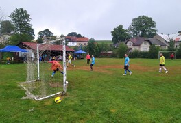 Pouťový fotbalový zápas Pustá Kamenice : Krouna (stará garda) 12:7 - foto č. 5