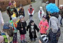 Masopustní průvod dětí ZŠ a MŠ Pustá Kamenice - foto č. 2