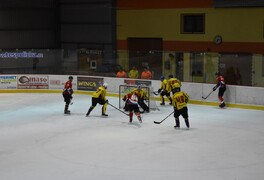 Naši hokejisté ve finále AHL Polička prohráli s Jedlovou 2:3 po prodloužení a obsadili konečné 2. místo - foto č. 21
