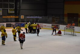 Naši hokejisté ve finále AHL Polička prohráli s Jedlovou 2:3 po prodloužení a obsadili konečné 2. místo - foto č. 27