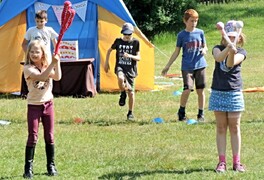 Cirkusové vystoupení dětí ZŠ Pustá Kamenice - foto č. 21