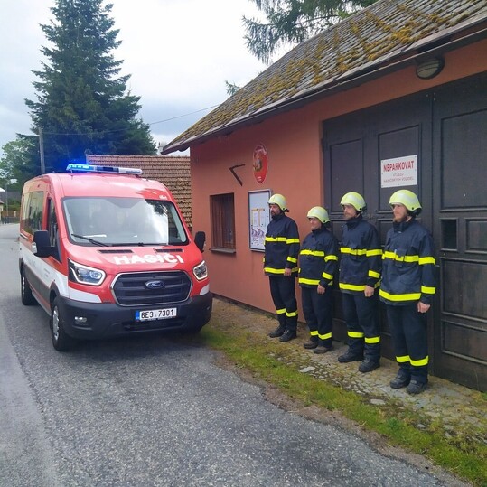 Pustokameničtí hasiči se dnes připojili k pietě uctění památky zesnulého hasiče