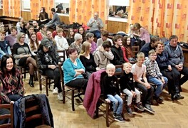 Divadelní představení spolku DU:HA – Bezkontaktní ženy - foto č. 2