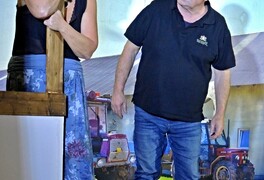 Divadelní představení spolku DU:HA – Bezkontaktní ženy - foto č. 44