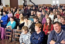 Divadelní představení spolku DU:HA – Bezkontaktní ženy - foto č. 45