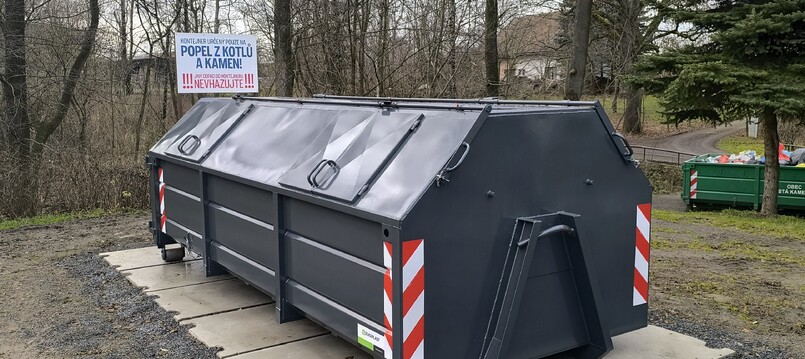 Instalace nového kontejneru na popel z kotlů a kamen