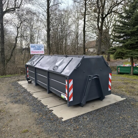 Instalace nového kontejneru na popel z kotlů a kamen