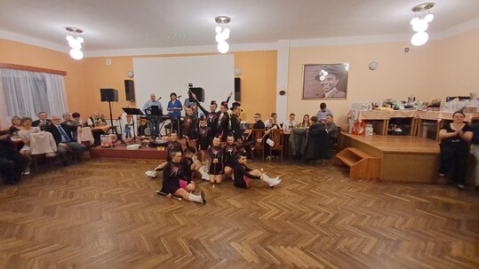 Mažoretky Hvězdy rozzářily hasičský ples v obci Raná u Hlinska