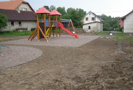 Proměna dětského hřiště Pustokamenického - foto č. 25