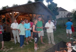 Pouťové posezení na hřišti - 2013 - foto č. 17