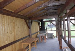 Turistické a volnočasové odpočívadlo na hřišti - foto č. 14