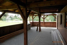 Turistické a volnočasové odpočívadlo na hřišti - foto č. 24