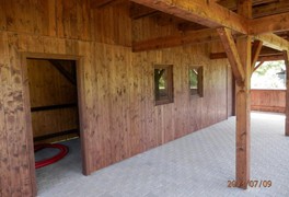 Turistické a volnočasové odpočívadlo na hřišti - foto č. 31