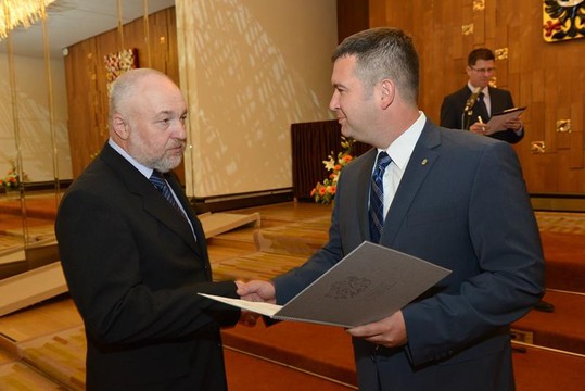 Slavnostní udělení znaku a vlajky obci Pustá Kamenice v POSLANECKÉ SNĚMOVNĚ Parlamentu ČR